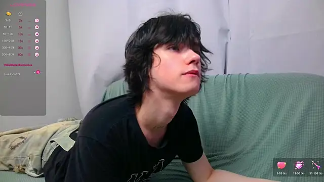 Snapshot of LeonBoykisser chatting on 03.07.26 LeonBoykisser online show from 03.07.26