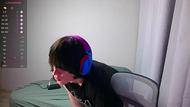 Snapshot of LeonBoykisser chatting on 03.08.26 LeonBoykisser online show from 03.08.26