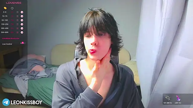 Snapshot of LeonBoykisser chatting on 03.20.26 LeonBoykisser online show from 03.20.26