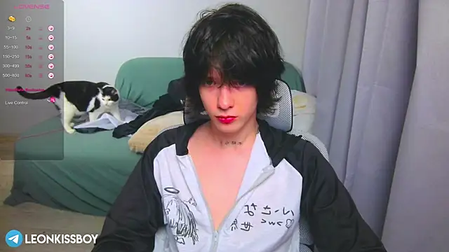 Snapshot of LeonBoykisser chatting on 03.30.26 LeonBoykisser online show from 03.30.26