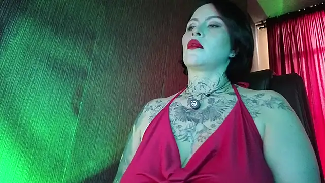 Snapshot of Mistressolivia07 chatting on 04.05.26 Mistressolivia07 online show from 04.05.26