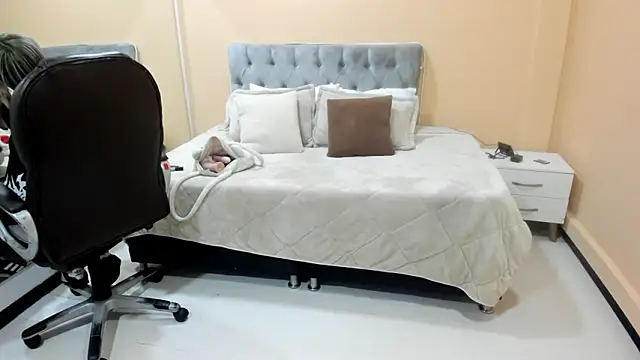 Snapshot of Bela_Craxkerr chatting on 03.15.26 Bela Craxkerr online show from 03.15.26