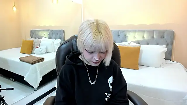 Snapshot of Bela_Craxkerr chatting on 03.21.26 Bela Craxkerr online show from 03.21.26