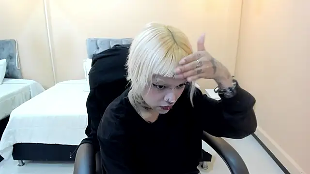 Snapshot of Bela_Craxkerr chatting on 03.25.26 Bela Craxkerr online show from 03.25.26