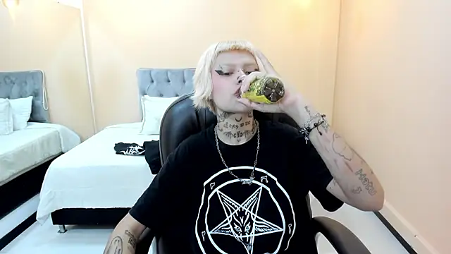 Snapshot of Bela_Craxkerr chatting on 03.28.26 Bela Craxkerr online show from 03.28.26