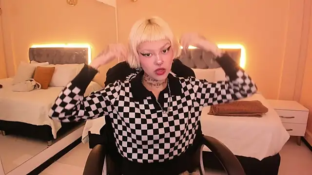 Snapshot of Bela_Craxkerr chatting on 04.07.26 Bela Craxkerr online show from 04.07.26