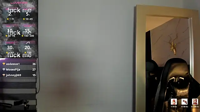 Snapshot of KomiCatt chatting on 02.23.26 KomiCatt online show from 02.23.26