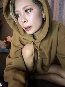 BADBITCHISAKI online show from 03.10.26