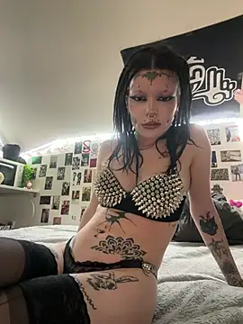 Snapshot of demonLamia chatting on 02.22.26 demonLamia online show from 02.22.26
