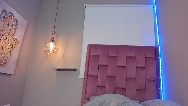 Scarlet Vixen  online show from 03.20.26