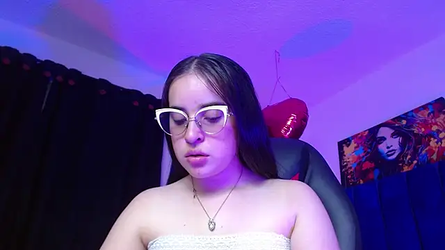 Snapshot of valeri_sotoo chatting on 05.15.26 valeri sotoo online show from 05.15.26