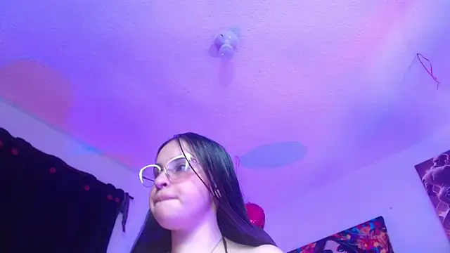Snapshot of valeri_sotoo chatting on 05.21.26 valeri sotoo online show from 05.21.26