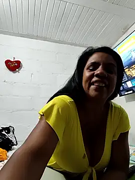 Snapshot of Zeyllyjhonson chatting on 06.19.26 Zeyllyjhonson online show from 06.19.26