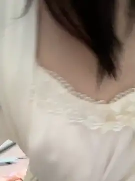 Snapshot of Cheating-wife chatting on 04.24.26 Cheating-wife online show from 04.24.26