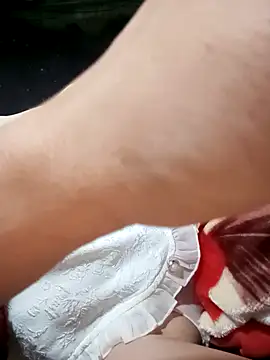 Snapshot of Bling_sexy chatting on 03.12.26 Bling sexy online show from 03.12.26