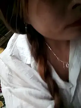 Snapshot of Bling_sexy chatting on 04.04.26 Bling sexy online show from 04.04.26