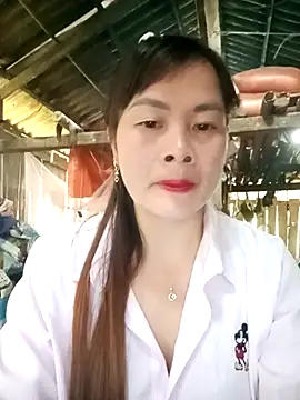 Snapshot of Bling_sexy chatting on 04.15.26 Bling sexy online show from 04.15.26