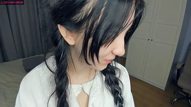 Snapshot of RoxanneComisky chatting on 02.07.26 RoxanneComisky online show from 02.07.26