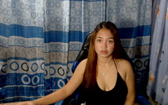 Snapshot of pinay_mayahiga chatting on 04.11.26 pinay mayahiga online show from 04.11.26