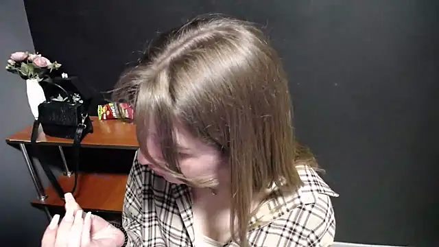 Snapshot of Sunny_siren chatting on 05.04.26 Sunny siren online show from 05.04.26