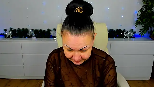 Snapshot of IrissMoon chatting on 01.17.26 IrissMoon online show from 01.17.26