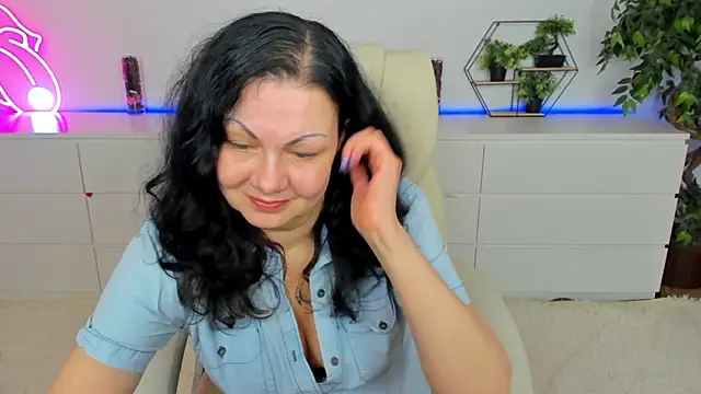 IrissMoon online show from 03.05.26