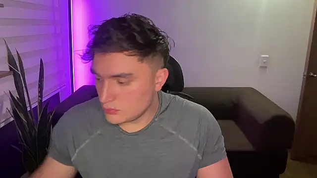 Robyn Rocki online show from 02.12.26