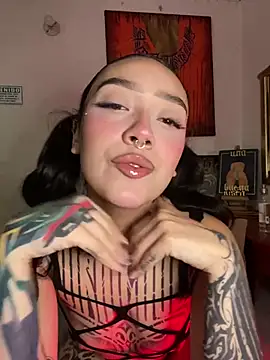 Snapshot of PUFF_BUNNY chatting on 02.27.26 PUFF BUNNY online show from 02.27.26