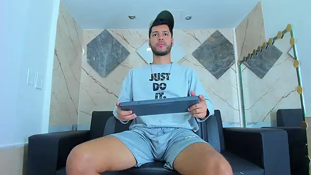 Snapshot of Angel_Villareal chatting on 02.01.26 Angel Villareal online show from 02.01.26