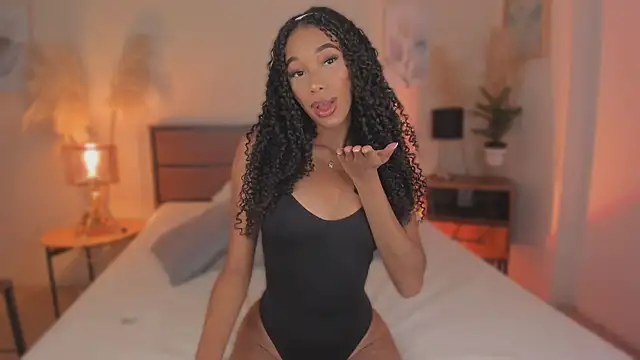 Snapshot of KaryMooon chatting on 02.18.26 KaryMooon online show from 02.18.26