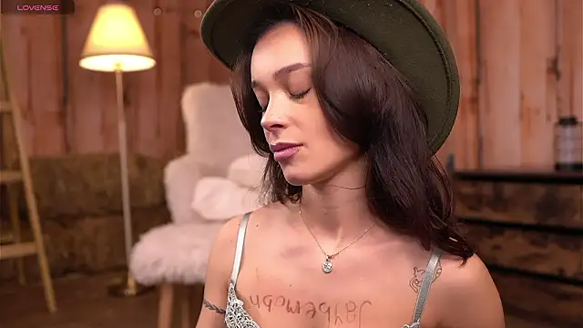 SweetRossie online show from 02.06.26