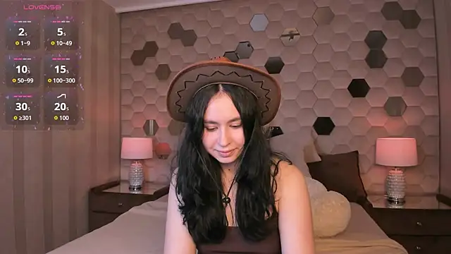 GiovannaAntonelli online show from 04.22.26