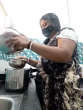 Hot-Tinaa online show from 02.23.26