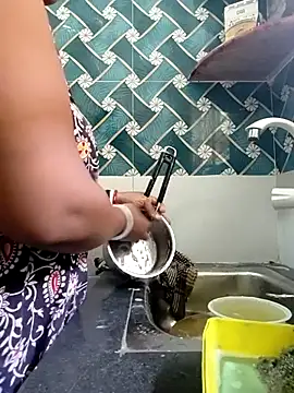 Hot-Tinaa online show from 04.23.26