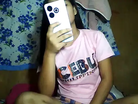 Snapshot of PinaySkinnyJust18 chatting on 06.06.26 PinaySkinnyJust18 online show from 06.06.26