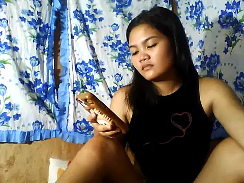 Snapshot of PinaySkinnyJust18 chatting on 06.23.26 PinaySkinnyJust18 online show from 06.23.26