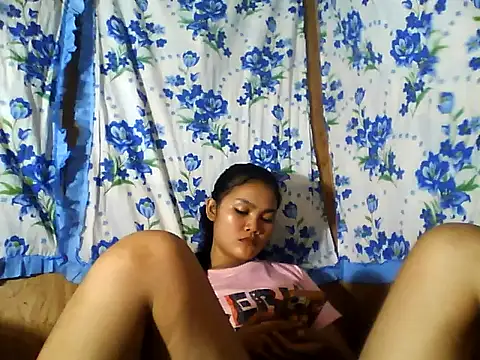 Snapshot of PinaySkinnyJust18 chatting on 06.30.26 PinaySkinnyJust18 online show from 06.30.26
