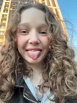 outside rosy online show from 04.09.26