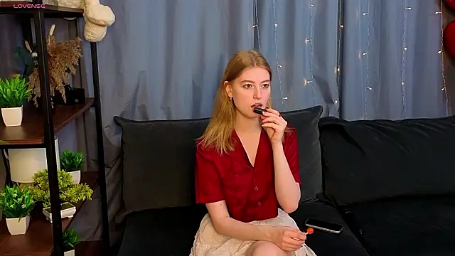 LanaRoxxy online show from 02.20.26