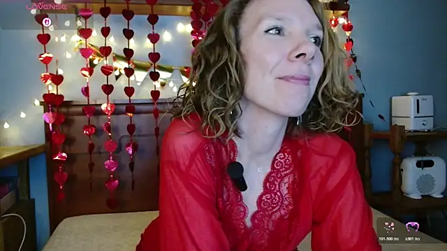 Daisy Lovely online show from 02.16.26