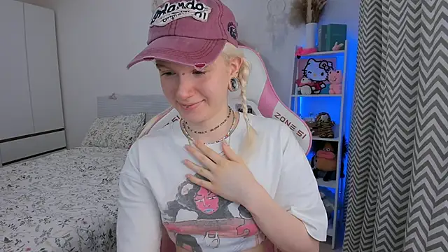 Mia WaterFall online show from 02.11.26