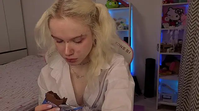 Mia WaterFall online show from 03.06.26