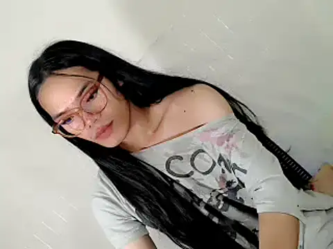 Urhotfucking veronica1 online show from 04.14.26