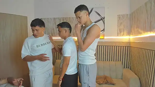 friendslikeplay online show from 03.04.26