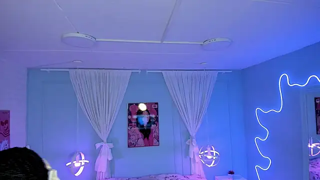 naomi campell online show from 03.17.26