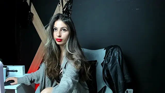 Snapshot of GoddesLeila chatting on 05.13.26 GoddesLeila online show from 05.13.26