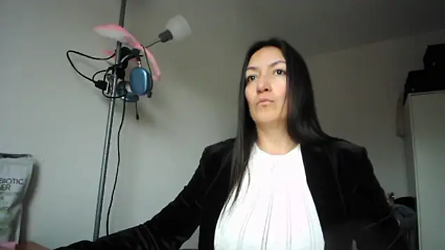 Yulian Milf online show from 03.11.26