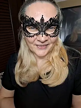 MaskedQueen77 online show from 05.11.26