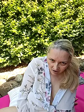 MaskedQueen77 online show from 07.12.26