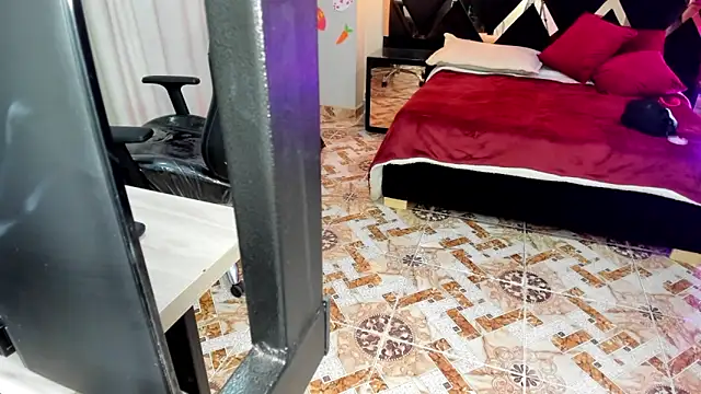 Lucia 24x online show from 04.04.26